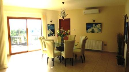 Jasmine Villa Dining Area